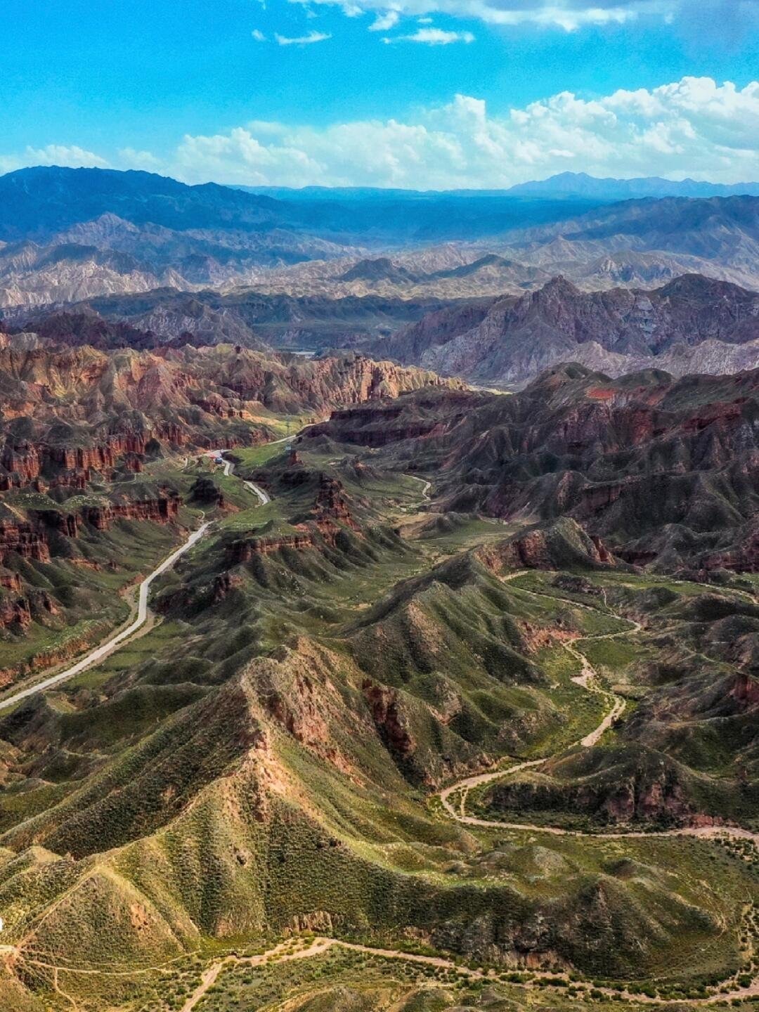 甘肃的温情日常，黄土里的故事